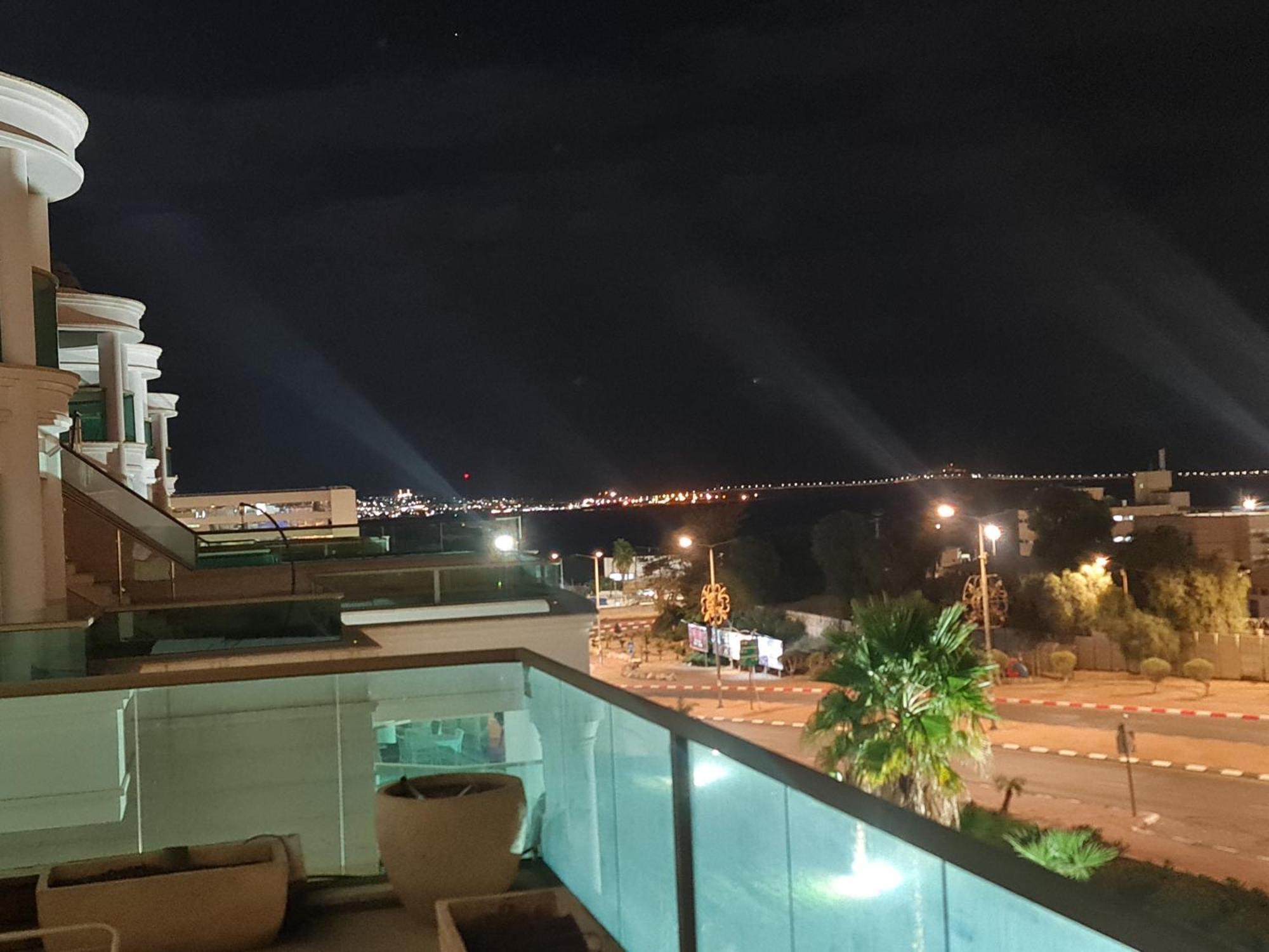 Appartement Palmore Top Luxury Penthause With Juccuzi First Line Of The Seaside à Eilat Extérieur photo